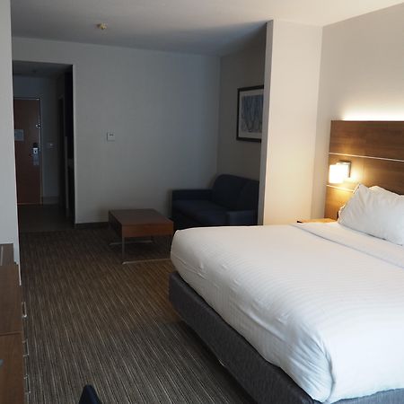 יולי Holiday Inn Express Hotel & Suites Jacksonville North-Fernandina By Ihg מראה חיצוני תמונה